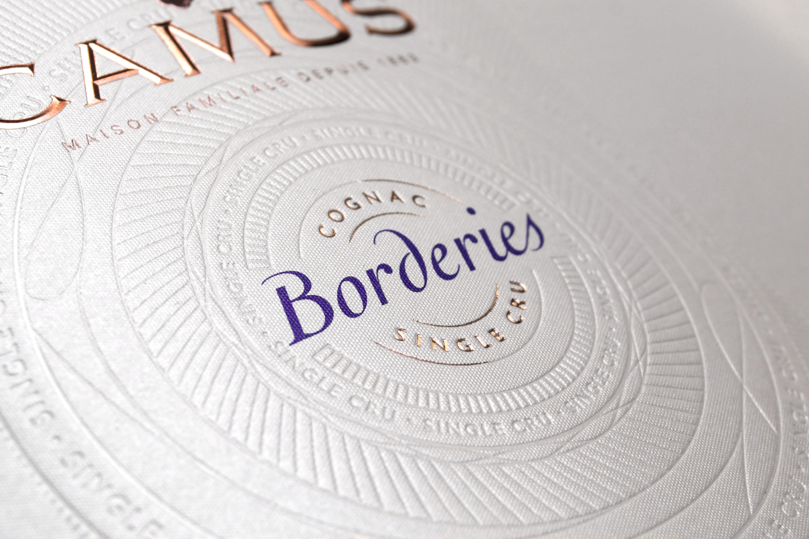 Camus Borderies - Un design pensé par l’agence de design de Paris Partisan du Sens.